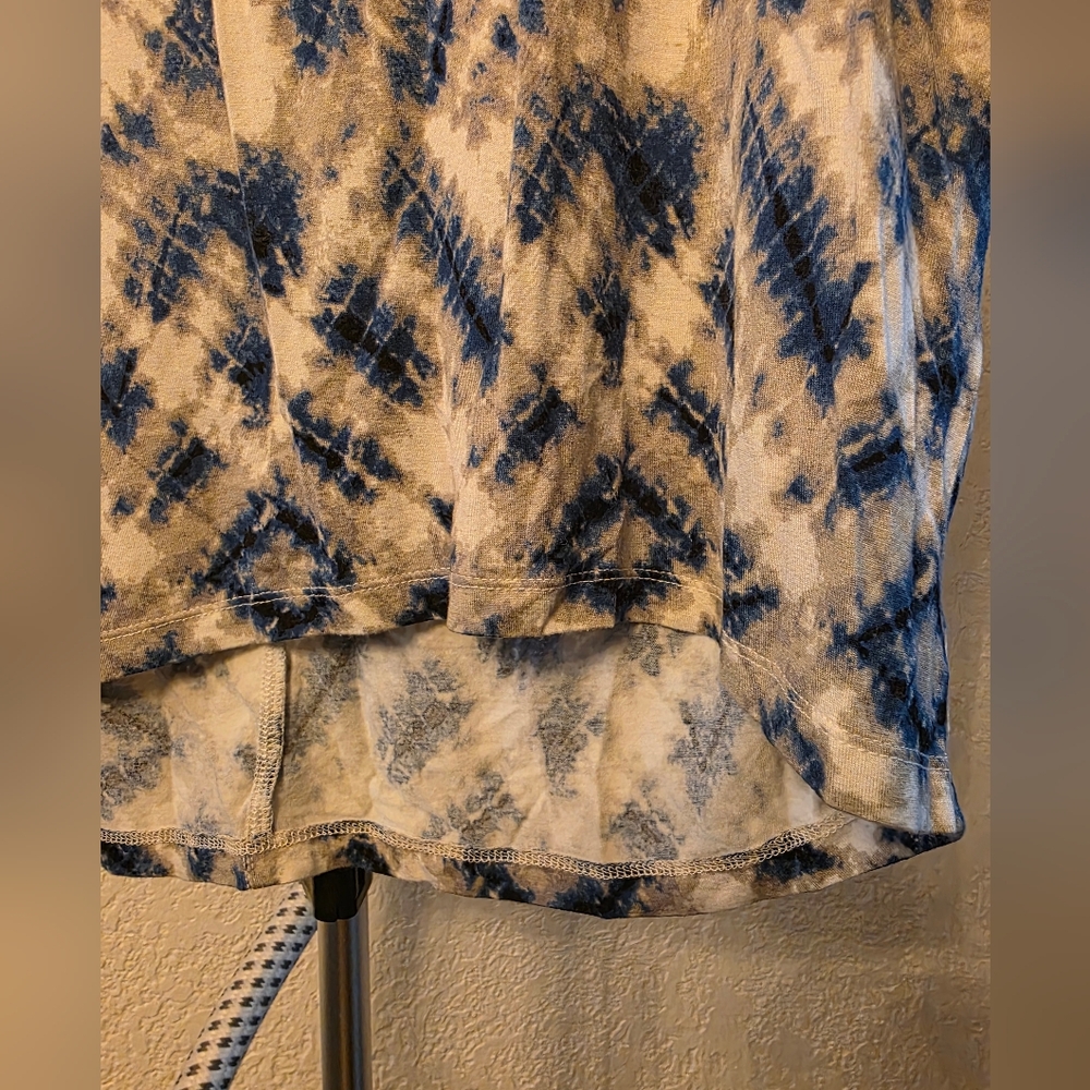 Tahari Rayon Tie-Dye V-Neck Dolman Sleeves Women's Top Blouse Med. - Picture 5 of 8